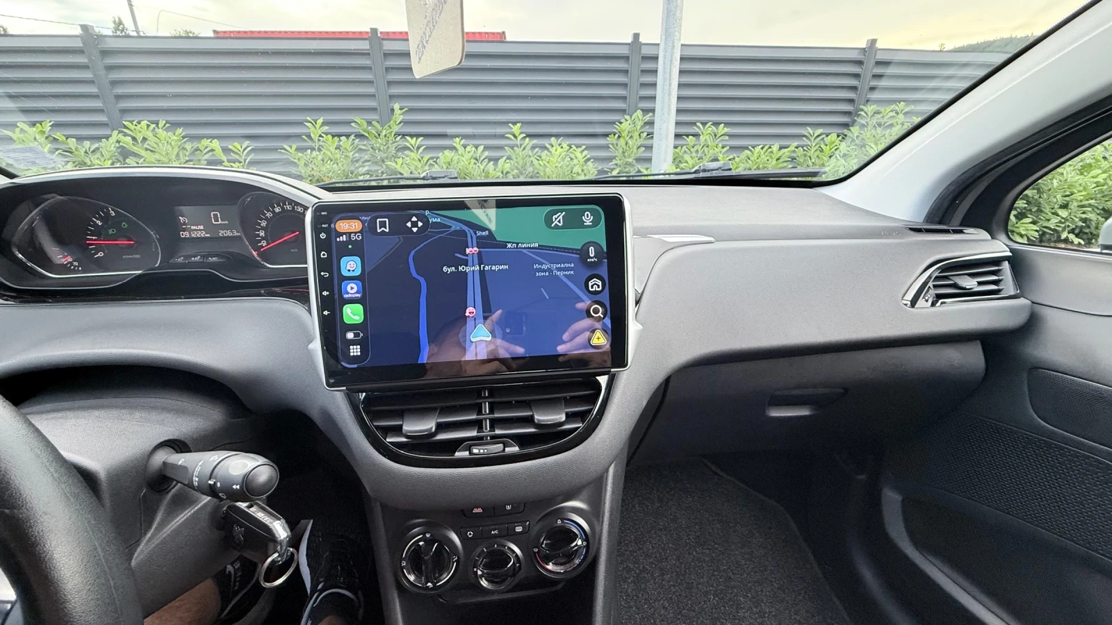Peugeot 208 Active, снимка 8 - Автомобили и джипове - 55105504
