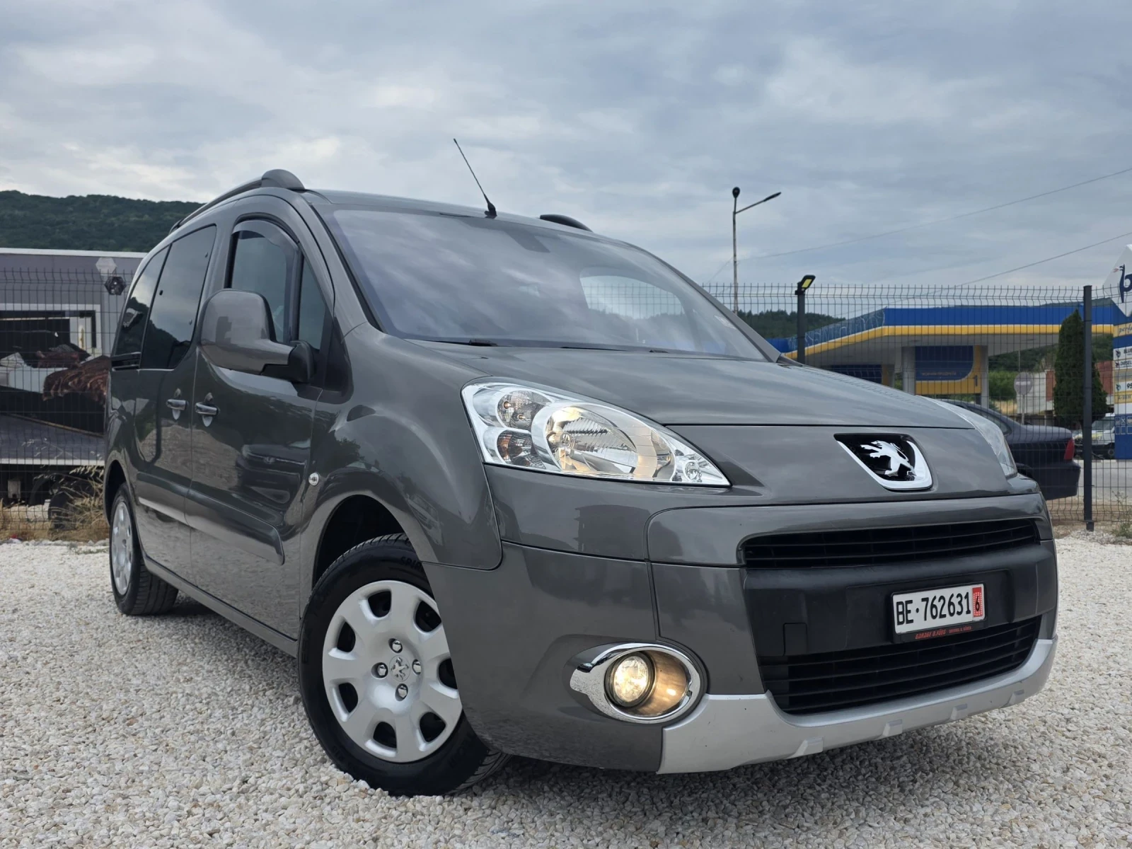 Peugeot Partner С-История 110кс Швейцария 5Местен Климатроник , снимка 2 - Автомобили и джипове - 55137185