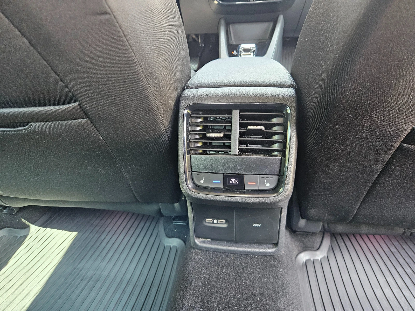 Skoda Octavia 2.0 TDI 7DSG Clever, снимка 9 - Автомобили и джипове - 55146578