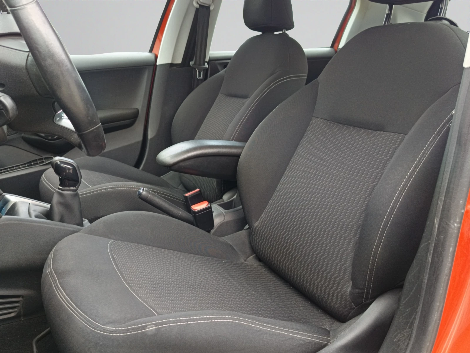 Peugeot 208 ACTIVE, снимка 13 - Автомобили и джипове - 55176057