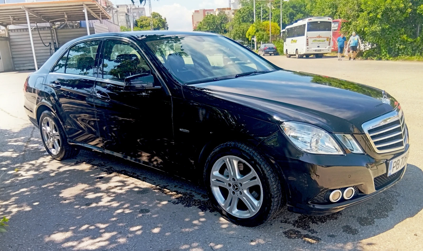 Mercedes-Benz E 220, снимка 5 - Автомобили и джипове - 55367562