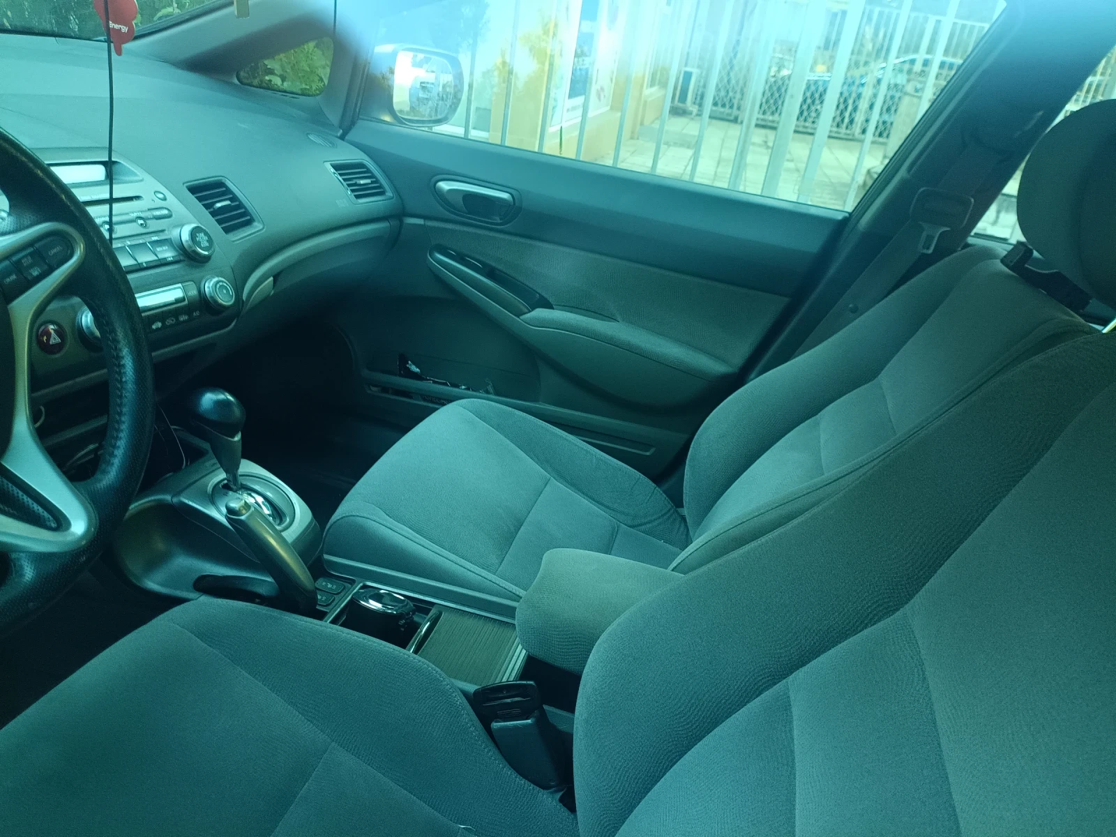 Honda Civic 1.3 hybrid Перфектен!!!, снимка 3 - Автомобили и джипове - 55961418