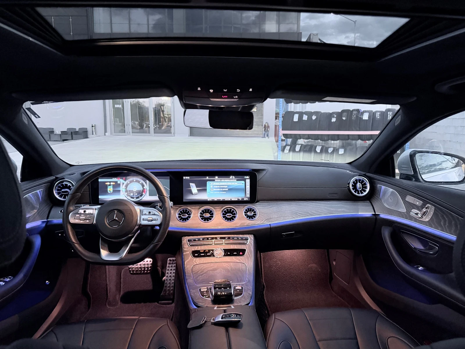 Mercedes-Benz CLS 300 Уникална кола, снимка 13 - Автомобили и джипове - 56136577