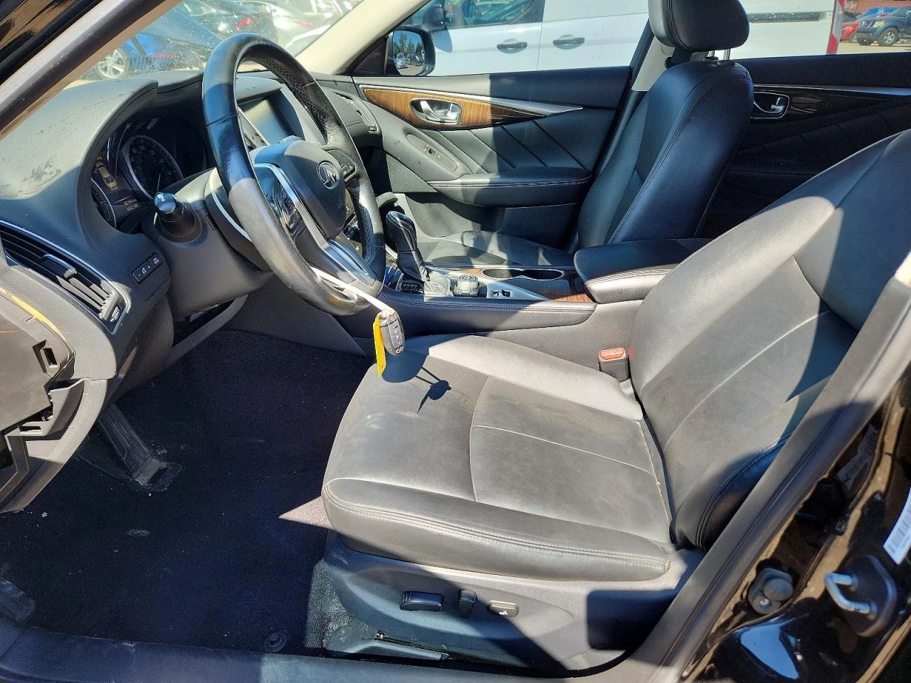 Infiniti Q50 3.0l 3.0T Luxe, снимка 7 - Автомобили и джипове - 56203168