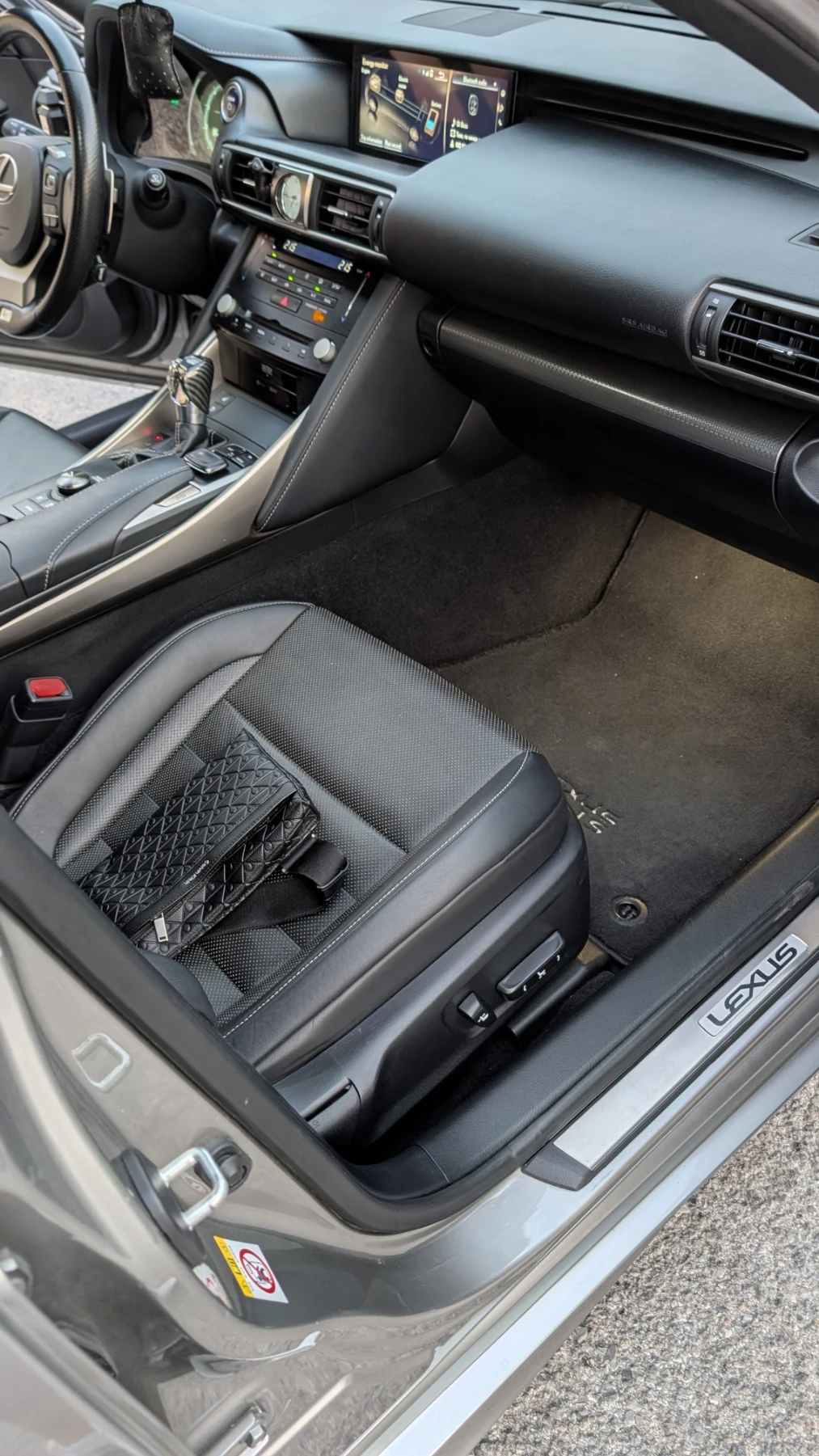 Lexus IS F-Sport, снимка 11 - Автомобили и джипове - 56433966