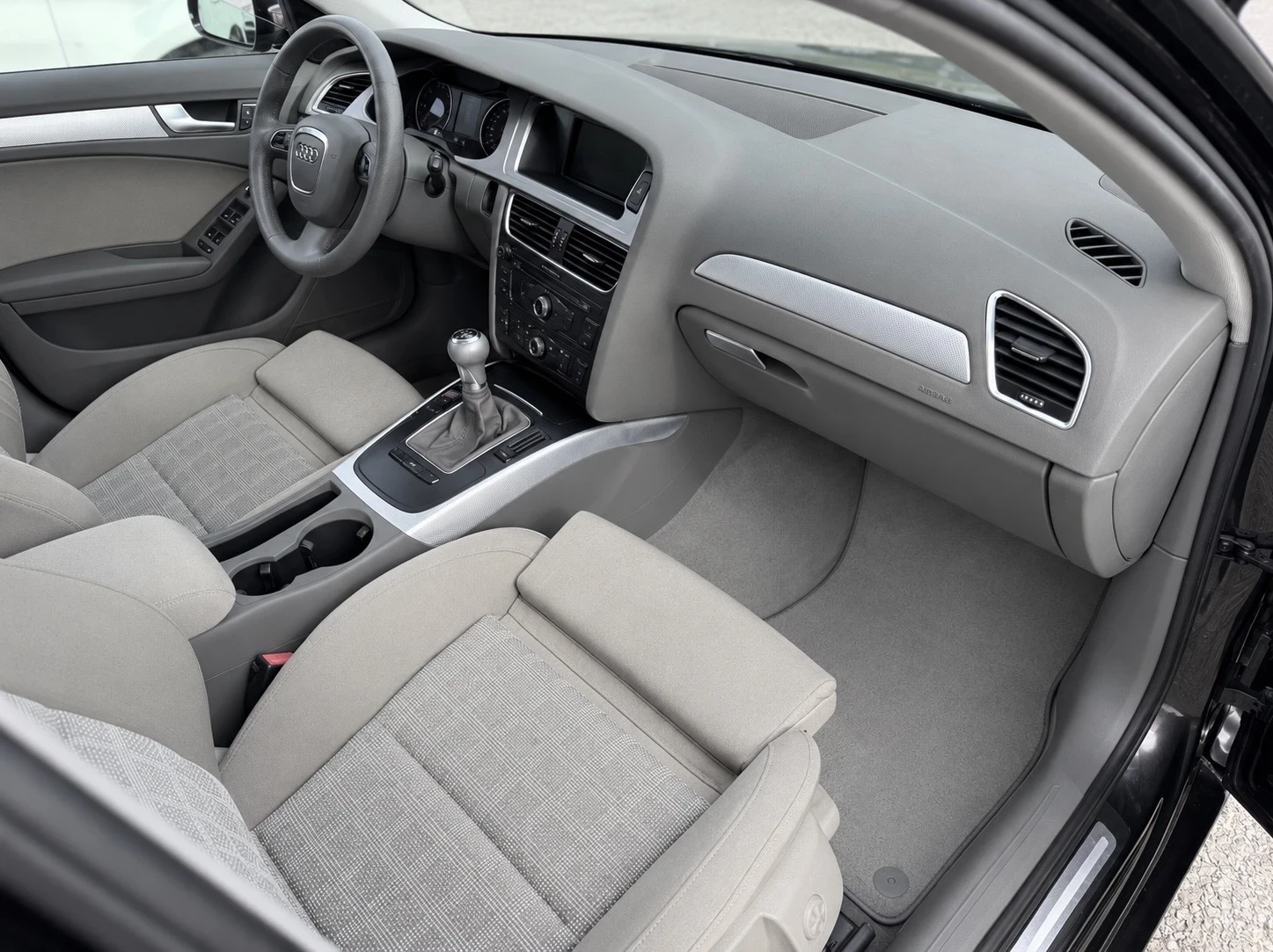 Audi A4 2.0 TDI Recaro* ЛИЗИНГ* БАРТЕР, снимка 11 - Автомобили и джипове - 56676256