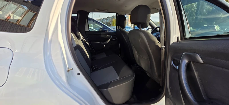 Dacia Duster 1.6i 114k.c UNIKAT ITALIA EURO 6B GAZ, снимка 12 - Автомобили и джипове - 52251182
