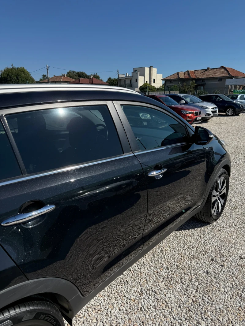 Kia Sportage 2.0 Бензин, снимка 12 - Автомобили и джипове - 52842056