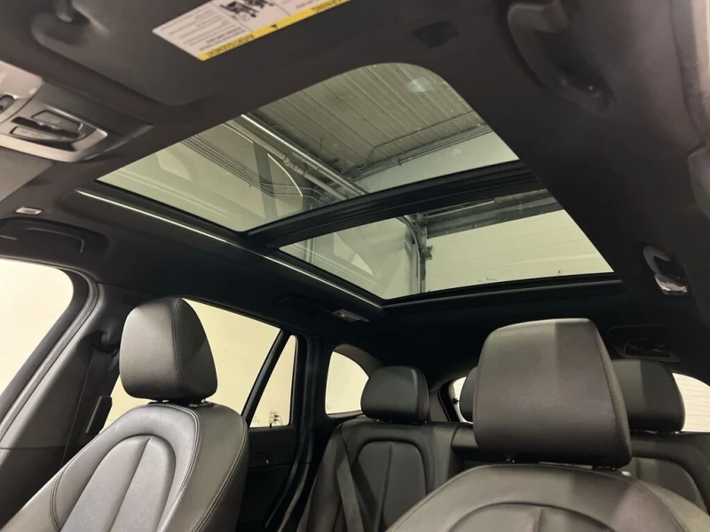 BMW X1 * PREMIUM AWD | HTD LEATHER | PANO ROOF | REAR CAM, снимка 13 - Автомобили и джипове - 52875891