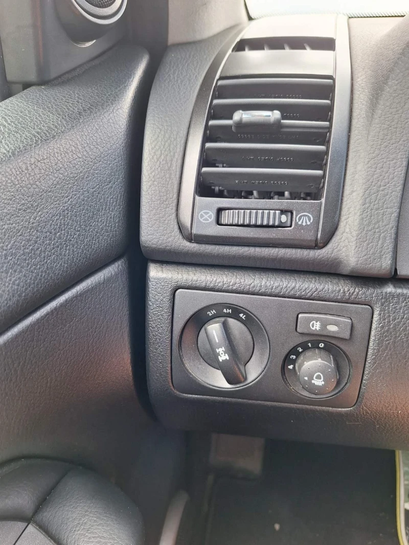 SsangYong Rexton, снимка 8 - Автомобили и джипове - 53159025