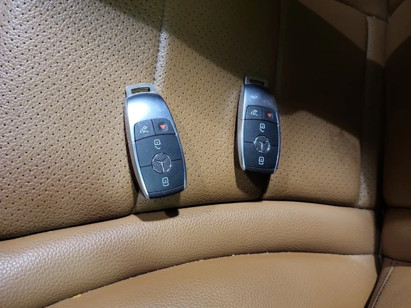 Mercedes-Benz GLC * 300 * CARFAX * ЦЕНА ДО БГ, снимка 8 - Автомобили и джипове - 53333296