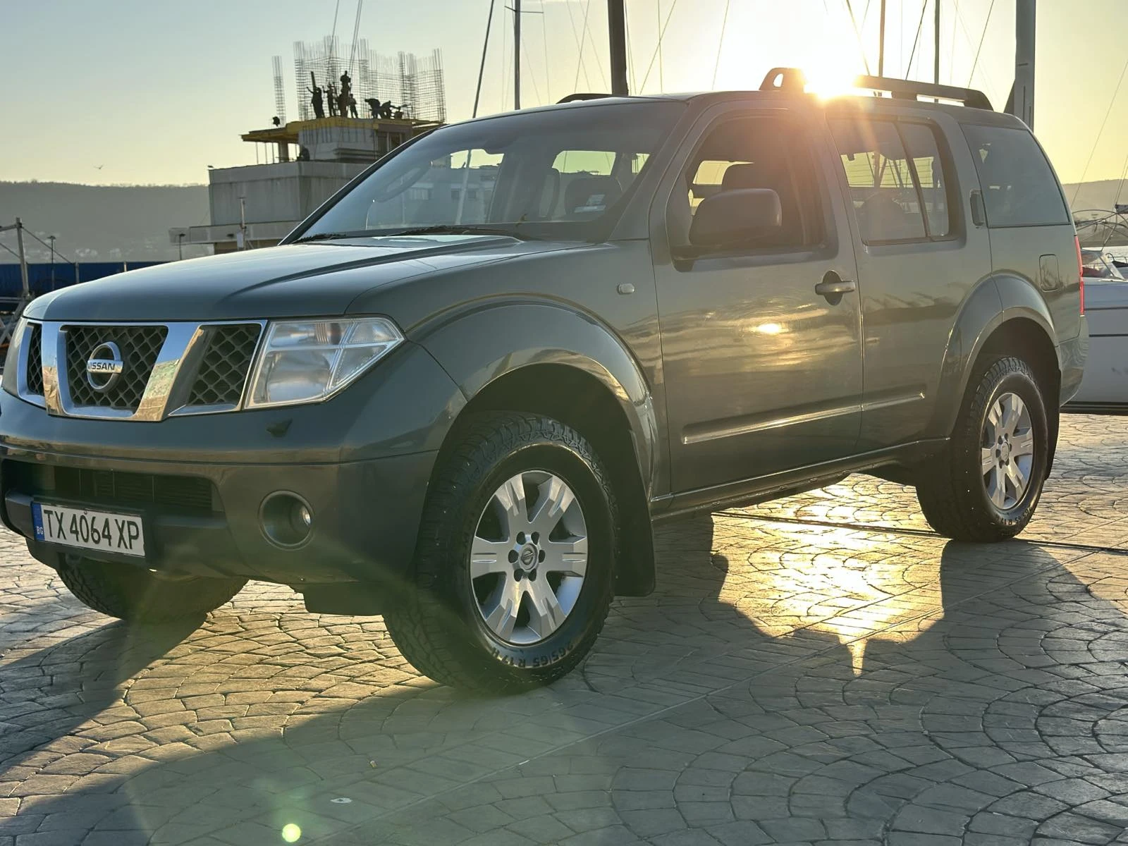 Nissan Pathfinder 2.5 4X4 - изображение 2
