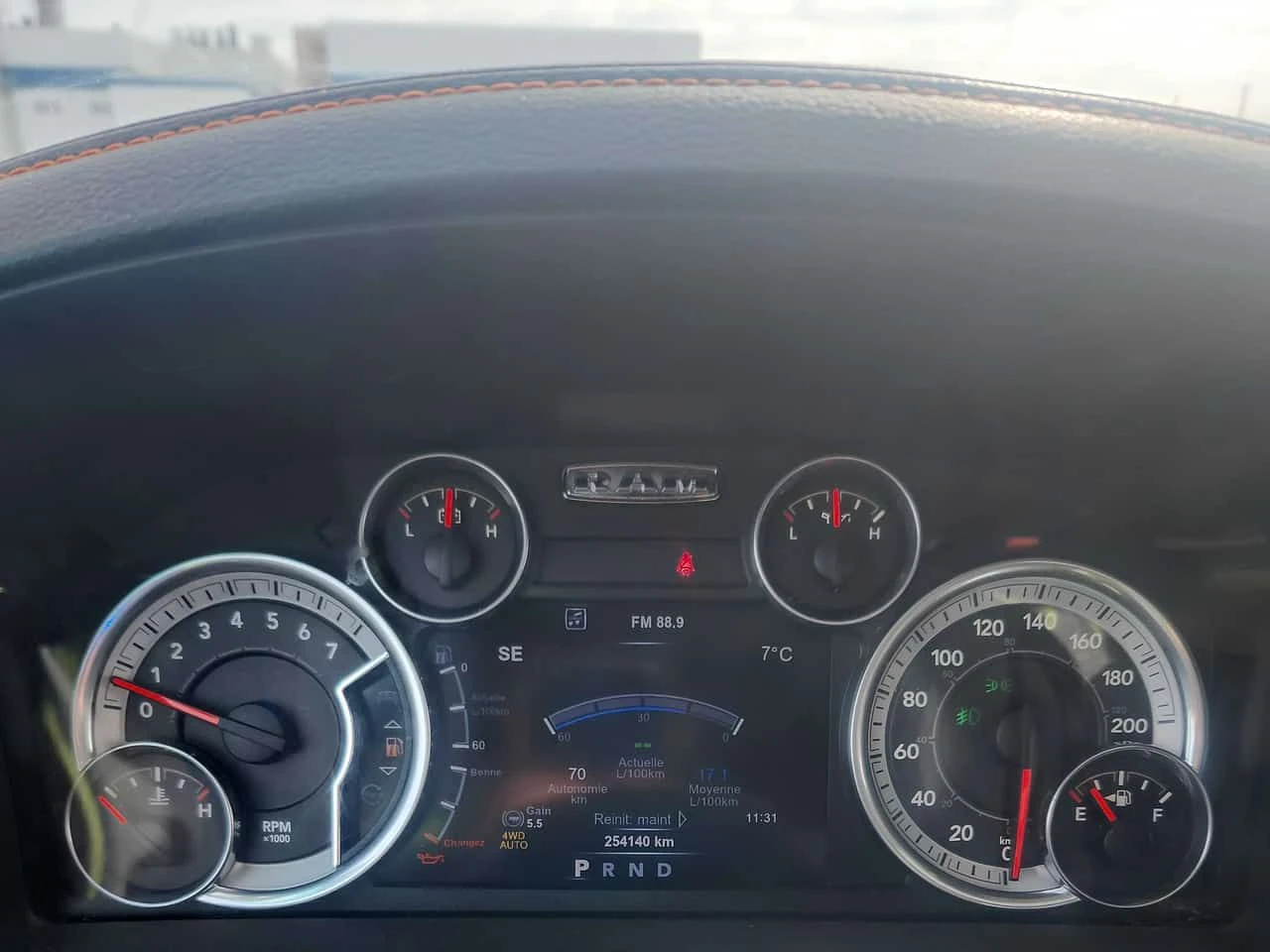 Dodge RAM 1500 * Sport * 2 КЛЮЧА* ПОДГРЕВ* PANO*  - изображение 8