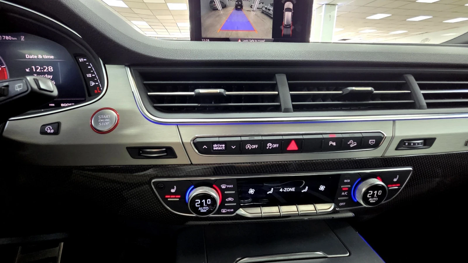 Audi SQ7, снимка 15 - Автомобили и джипове - 54162510