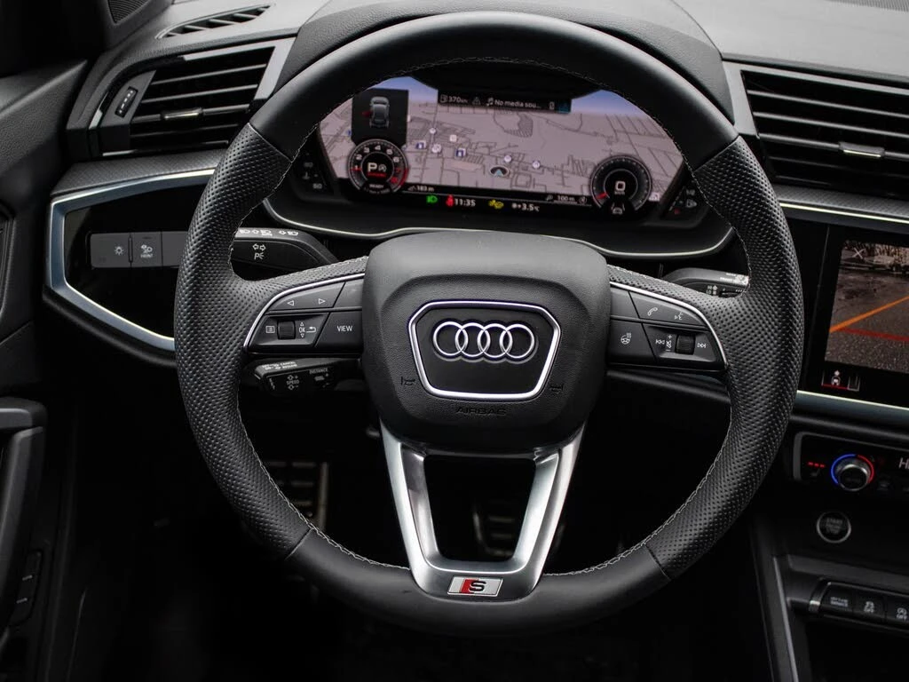 Audi Q3 quattro* Technik* 45TFSI* АвтоКредит* (ЦЕНА ДО БГ), снимка 7 - Автомобили и джипове - 54173216