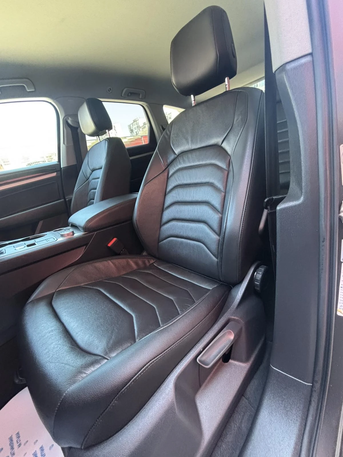 VW Touareg, снимка 7 - Автомобили и джипове - 54440959
