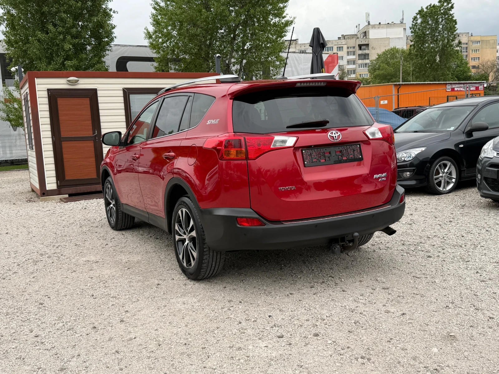 Toyota Rav4 2.0i * Ръчни скорости * Кожен салон * Навигация * , снимка 3 - Автомобили и джипове - 54481183