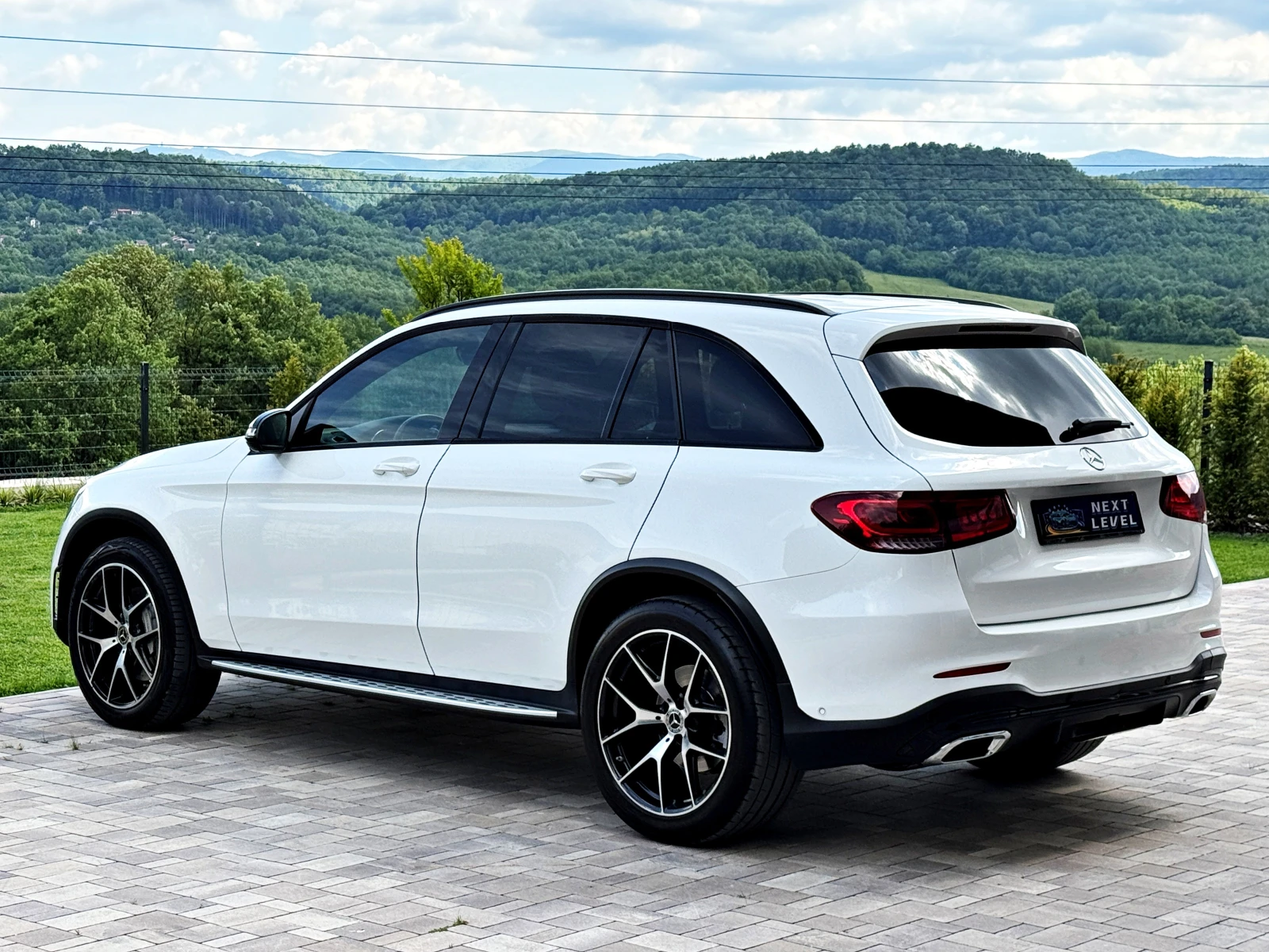 Mercedes-Benz GLC 300 d/AMG/4Matic/FULL/Digital/Burmeister/360/, снимка 7 - Автомобили и джипове - 55158886