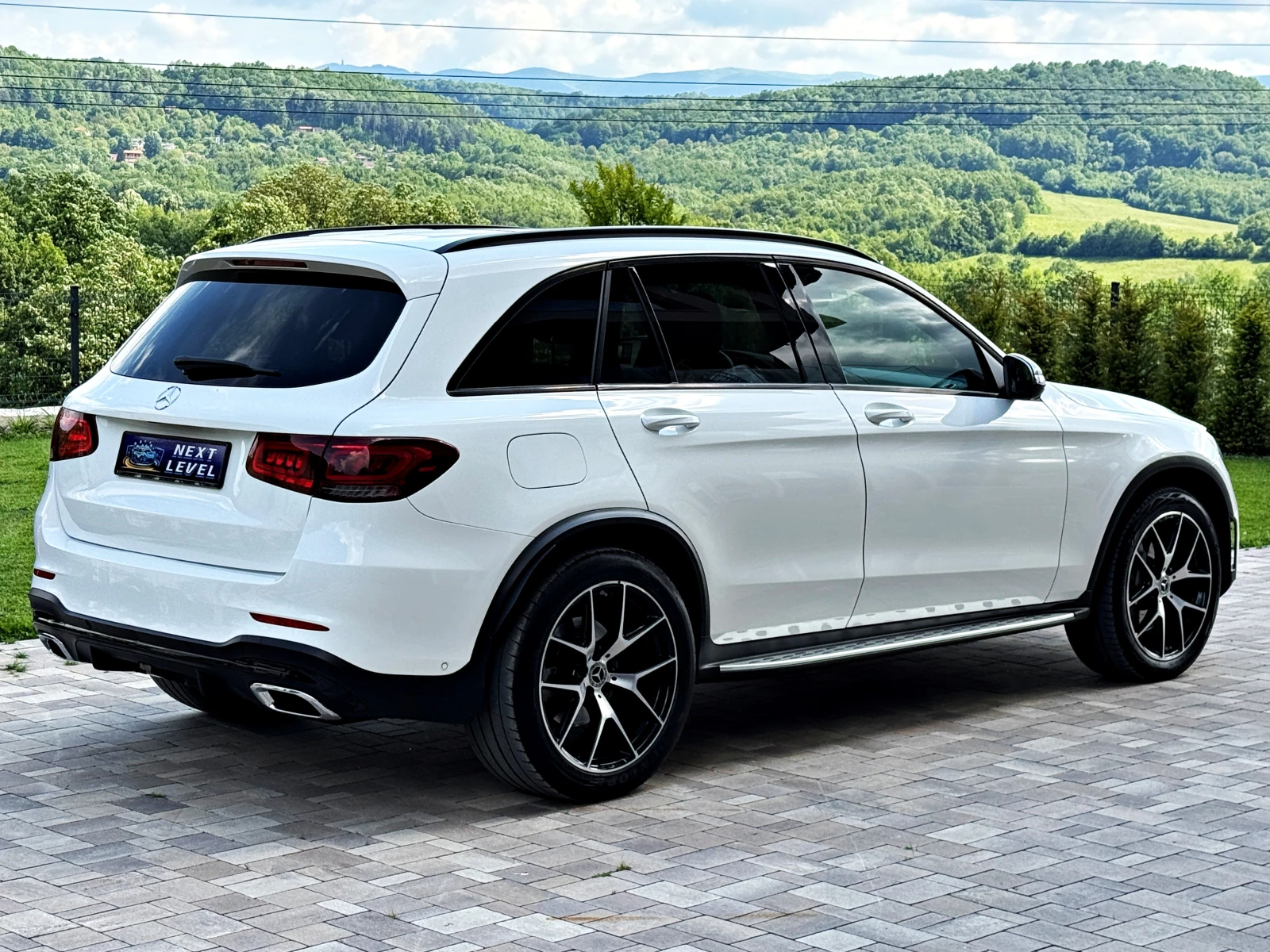 Mercedes-Benz GLC 300 d/AMG/4Matic/FULL/Digital/Burmeister/360/, снимка 5 - Автомобили и джипове - 55158886
