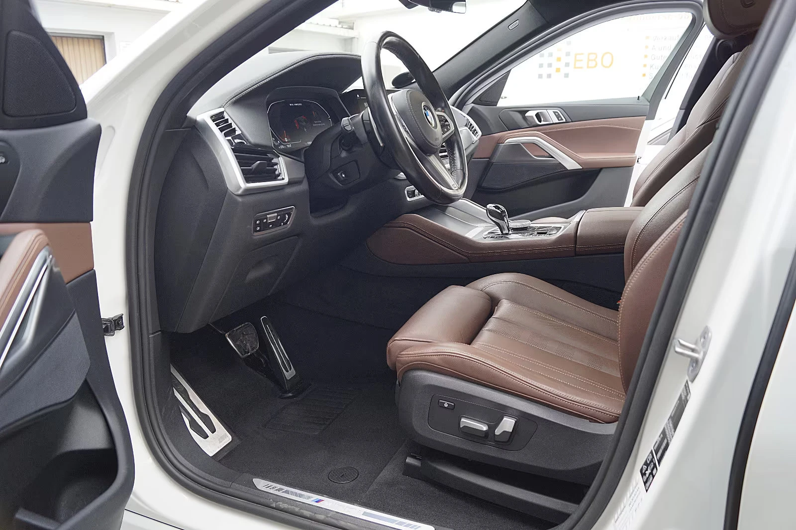BMW X6 M50/530HP/M SPORT/PANO/ACC/21/MEMO/CAM/752z, снимка 8 - Автомобили и джипове - 55662102