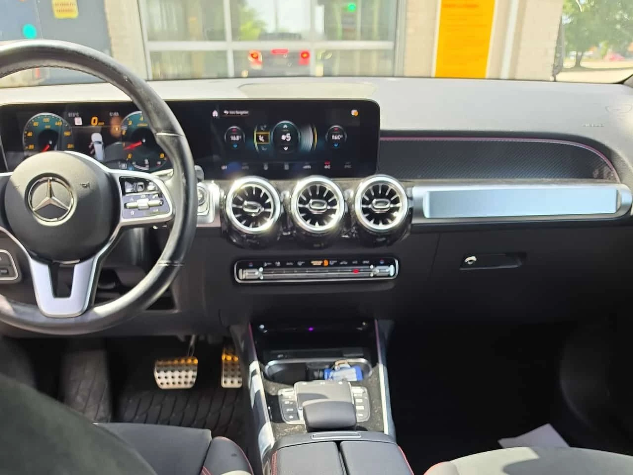 Mercedes-Benz GLB * 250 * CARFAX * ОПЦИЯ ЗА ФИНАНСИРАНЕ , снимка 9 - Автомобили и джипове - 55724417