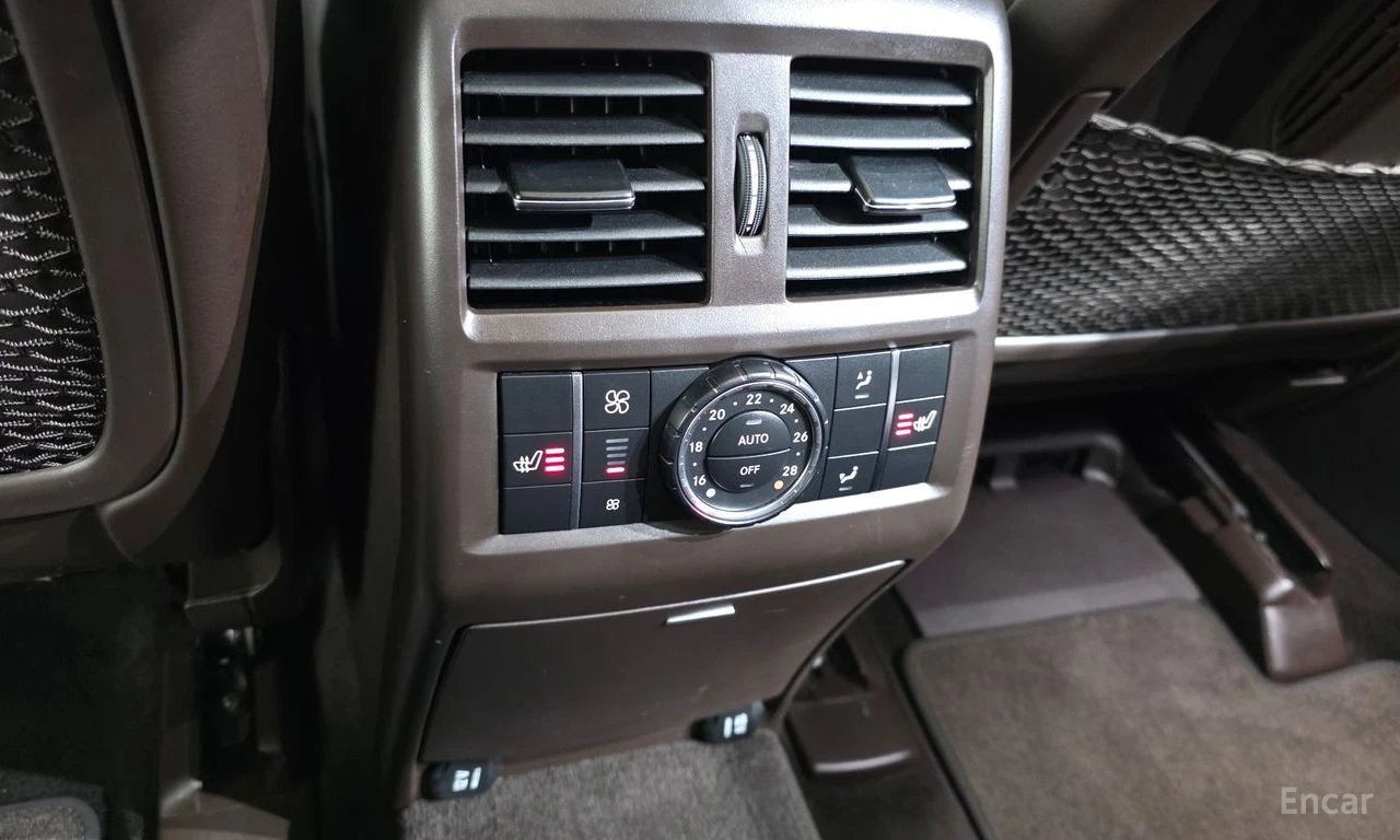 Mercedes-Benz GLS 500 AMG* LINE* DESIGNO* HARMON* KARDON* ОБДУХВАНЕ* ДИС, снимка 15 - Автомобили и джипове - 56120757