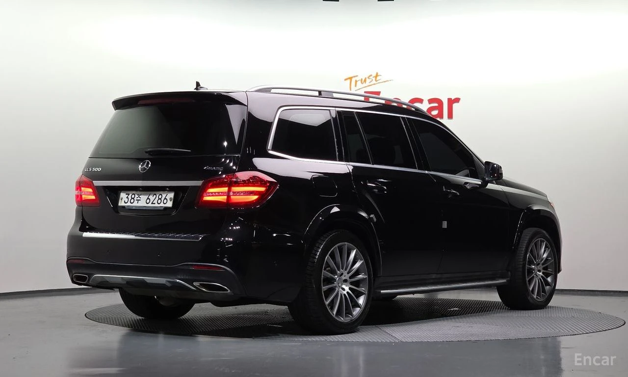 Mercedes-Benz GLS 500 AMG* LINE* DESIGNO* HARMON* KARDON* ОБДУХВАНЕ* ДИС, снимка 2 - Автомобили и джипове - 56120757
