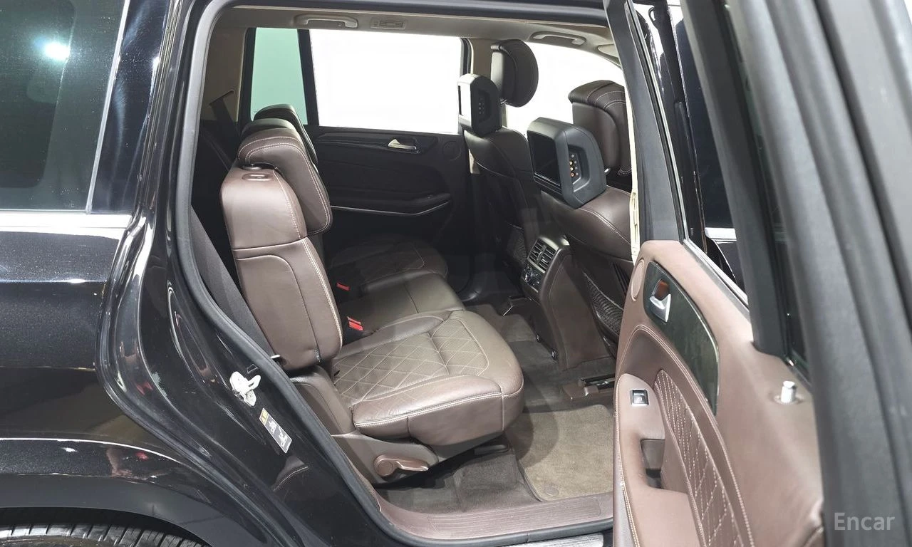 Mercedes-Benz GLS 500 AMG* LINE* DESIGNO* HARMON* KARDON* ОБДУХВАНЕ* ДИС, снимка 14 - Автомобили и джипове - 56120757