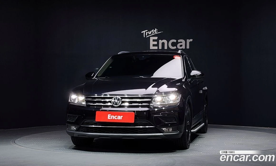VW Tiguan 2.0 TDI Premium, снимка 3 - Автомобили и джипове - 56122246