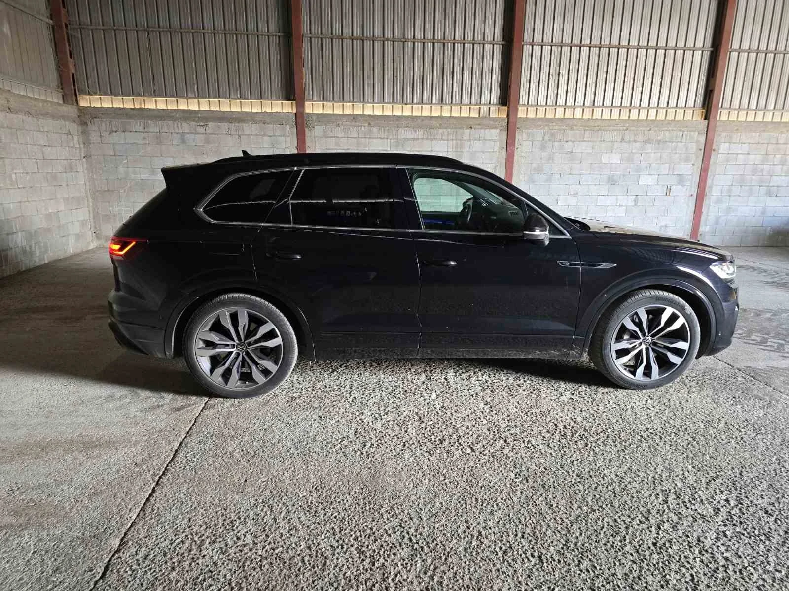VW Touareg R-line, снимка 2 - Автомобили и джипове - 56127192