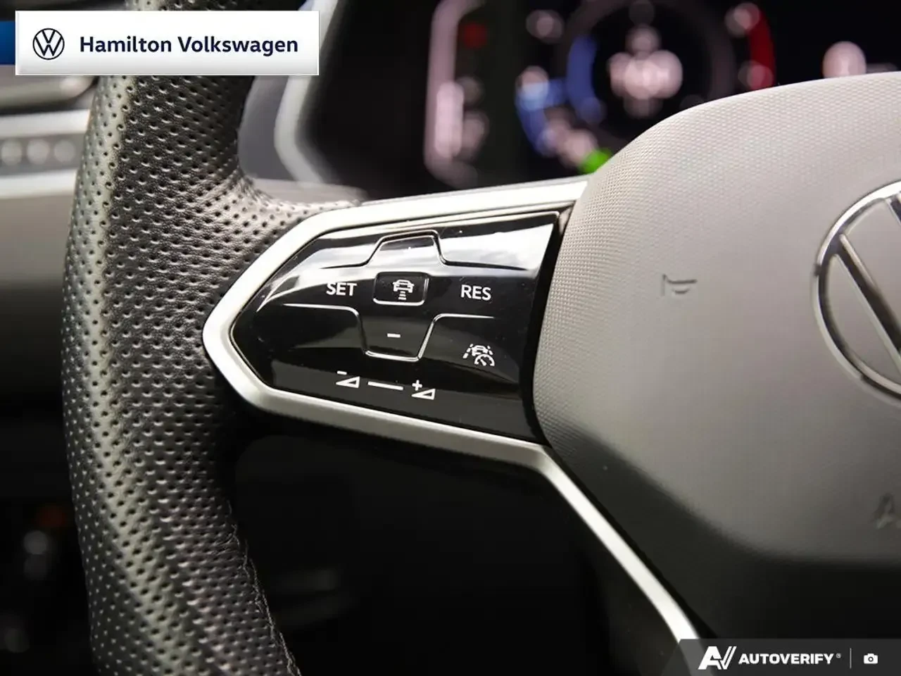 VW Tiguan Comfortline R-Line Black 4MOTION, снимка 10 - Автомобили и джипове - 56130739
