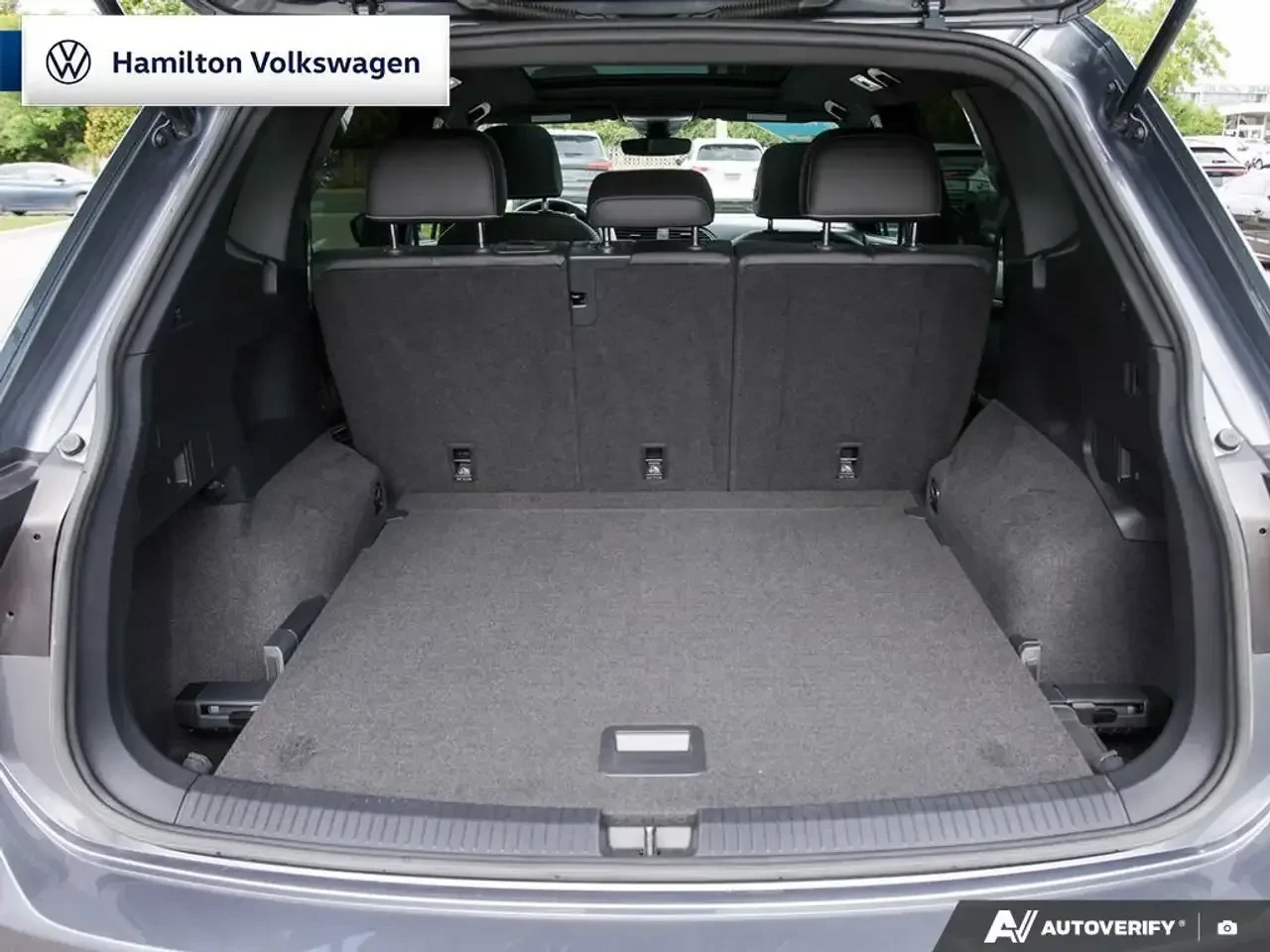 VW Tiguan Comfortline R-Line Black 4MOTION, снимка 6 - Автомобили и джипове - 56130739