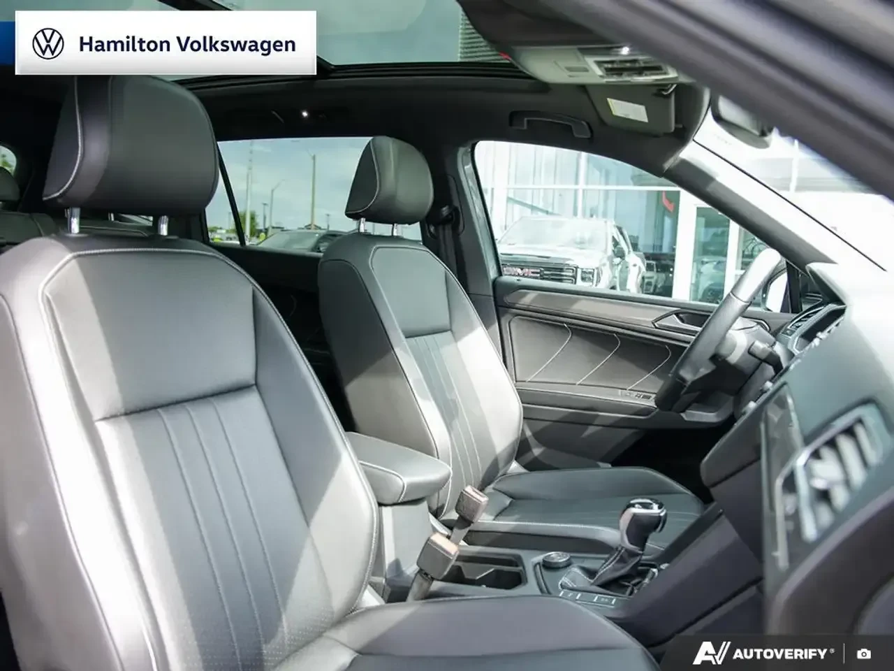VW Tiguan Comfortline R-Line Black 4MOTION, снимка 14 - Автомобили и джипове - 56130739