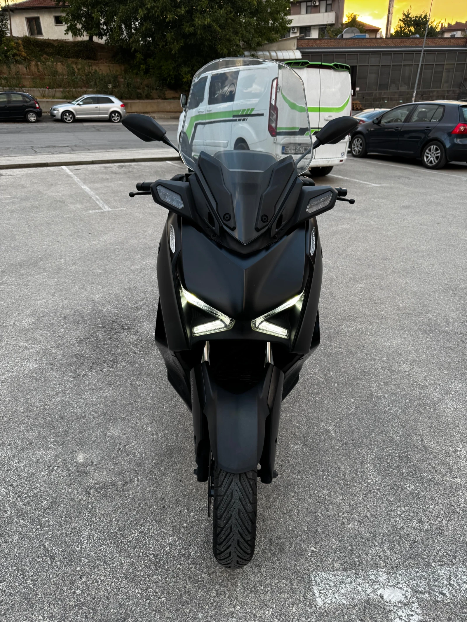 Yamaha X-max Tech Max Navigation 
