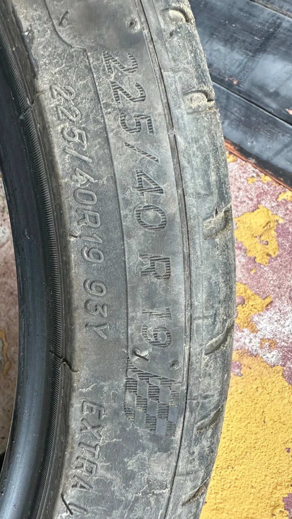 Гуми Летни 225/40R19, снимка 10 - Гуми и джанти - 54235134