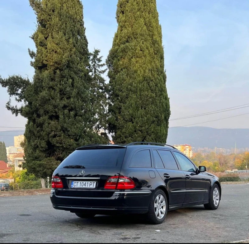 Mercedes-Benz E 220 E 220 2.2 Avantgarde, снимка 9 - Автомобили и джипове - 47136754