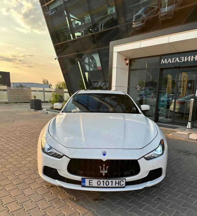 Maserati Ghibli SQ4* 3.0* V6* Bi-Turbo* 85 000km* Carbon* Keyless , снимка 2 - Автомобили и джипове - 49185647
