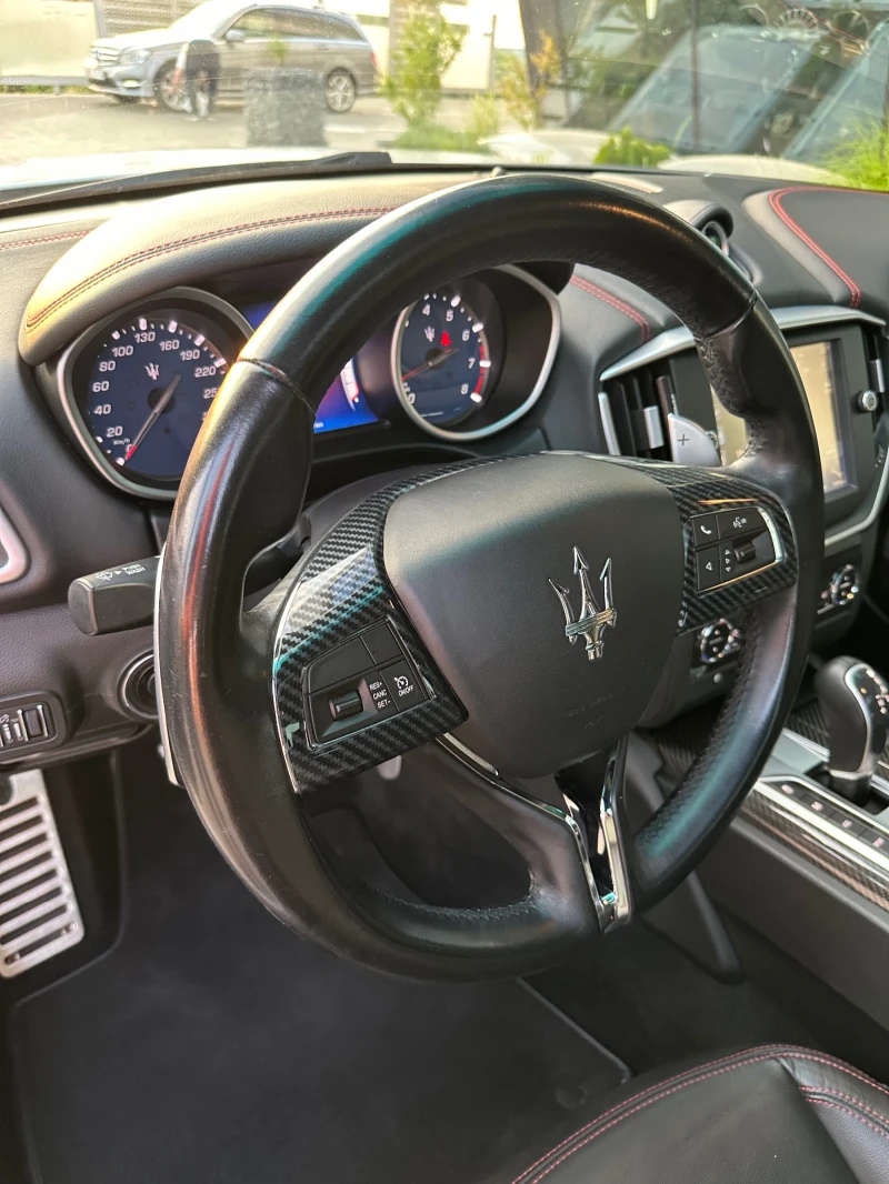 Maserati Ghibli SQ4* 3.0* V6* Bi-Turbo* 85 000km* Carbon* Keyless , снимка 12 - Автомобили и джипове - 49185647