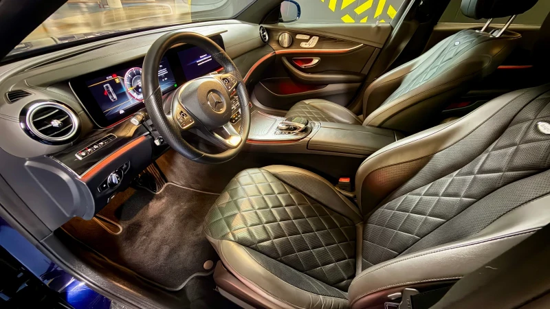 Mercedes-Benz E 400 AMG/DESIGNO/PANO/HEADUP/TOP, снимка 10 - Автомобили и джипове - 52925948