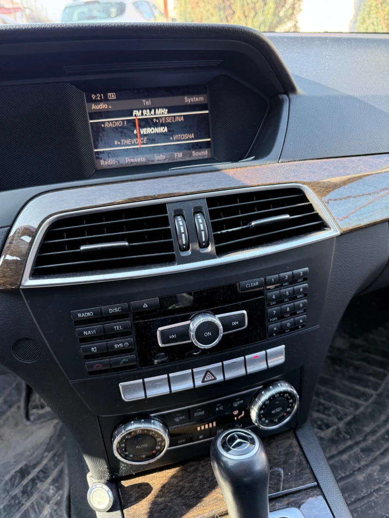 Mercedes-Benz C 180, снимка 2 - Автомобили и джипове - 53149895