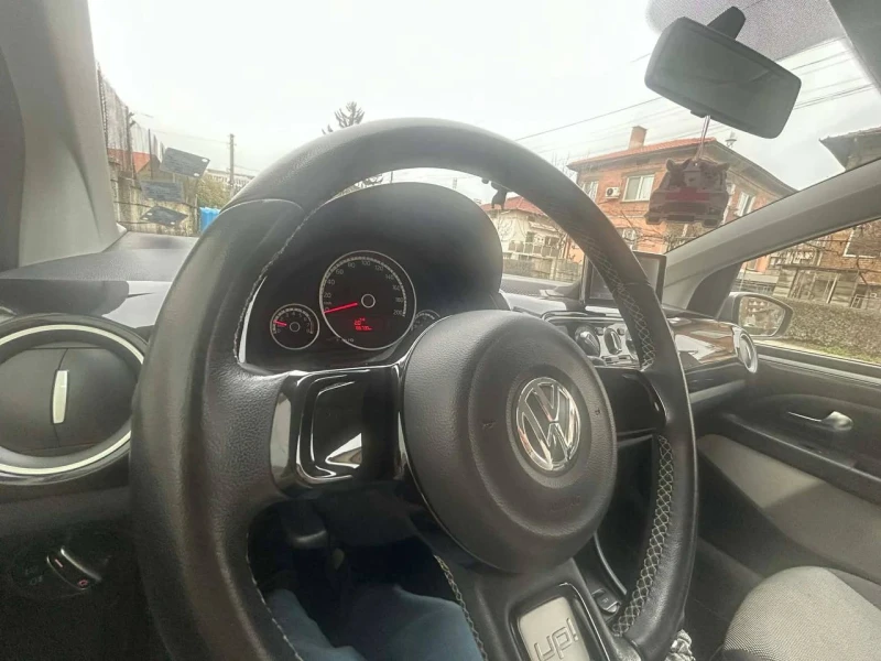 VW Up 1.0, снимка 2 - Автомобили и джипове - 53458816