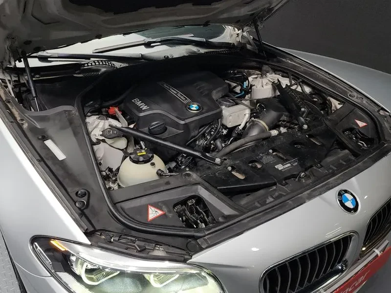 BMW 520, снимка 6 - Автомобили и джипове - 54591182