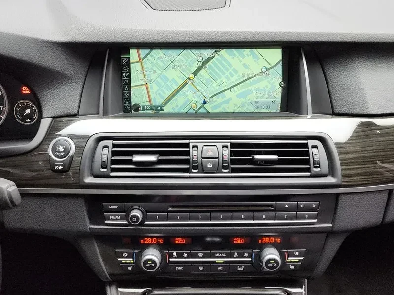 BMW 520, снимка 14 - Автомобили и джипове - 54591182
