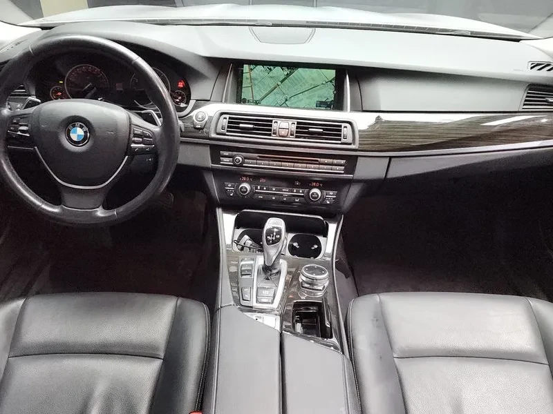 BMW 520, снимка 7 - Автомобили и джипове - 54591182