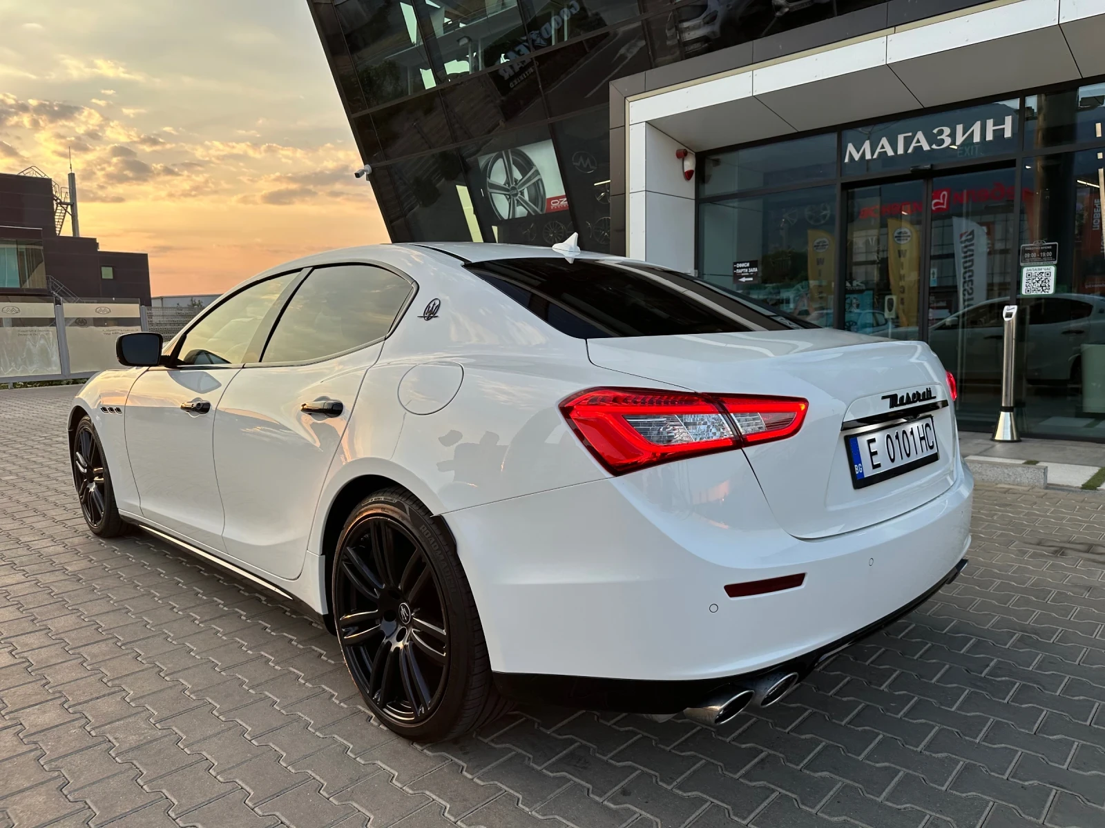 Maserati Ghibli SQ4* 3.0* V6* Bi-Turbo* 85 000km* Carbon* Keyless  - изображение 8