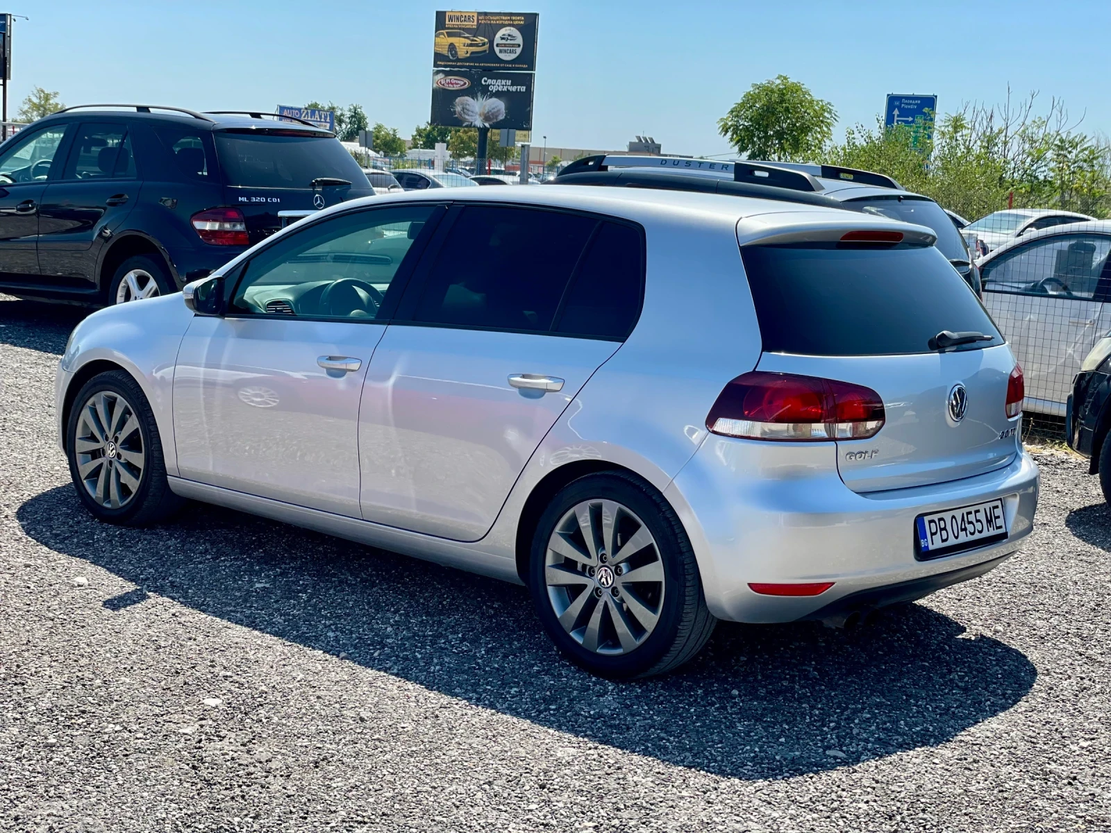 VW Golf 2.0 TDI АВТОМАТИК  - изображение 3