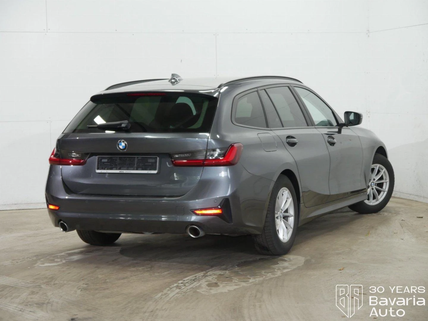 BMW 318 i Touring Steptronic Advantage - изображение 3
