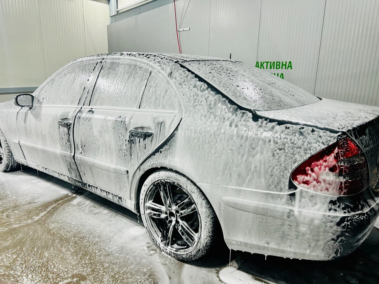 Mercedes-Benz E 220  - изображение 5