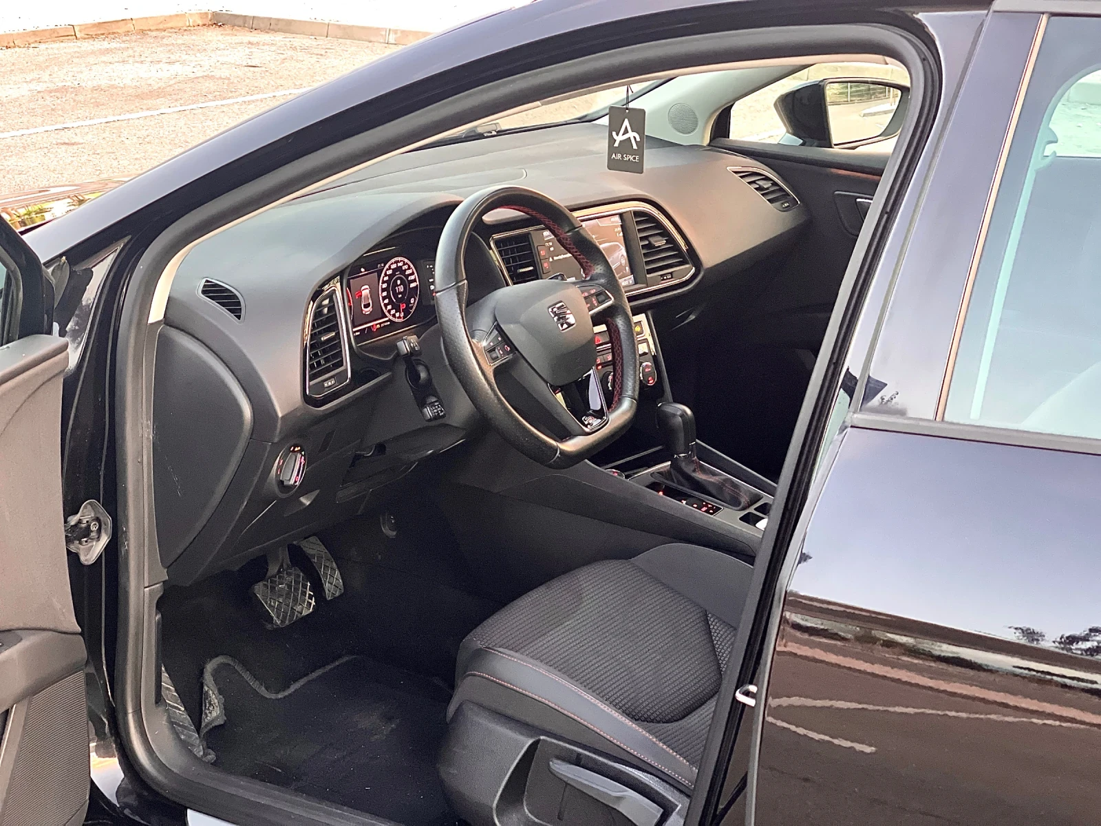 Seat Leon 1.5 FR, снимка 10 - Автомобили и джипове - 52317400