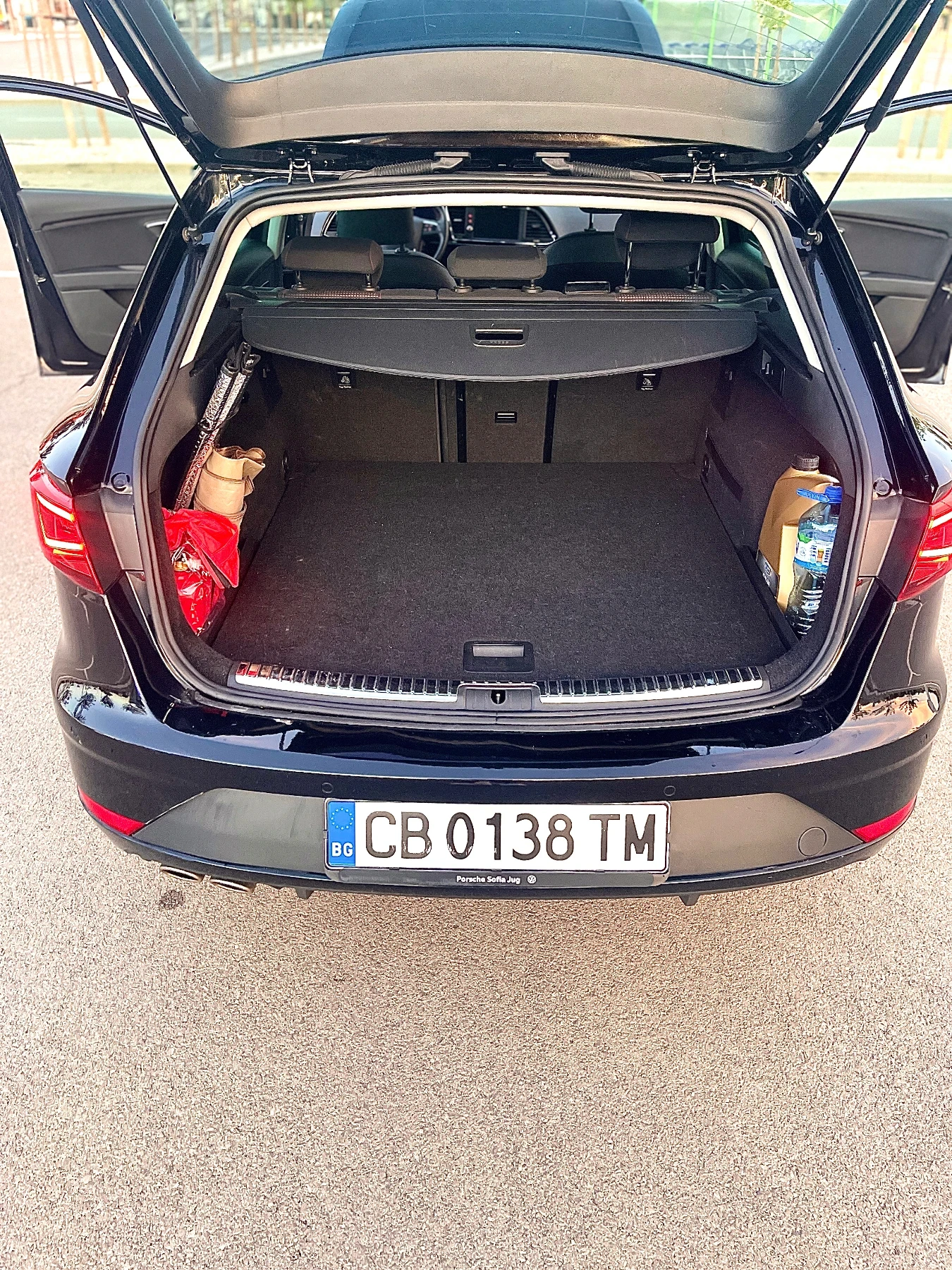 Seat Leon 1.5 FR, снимка 9 - Автомобили и джипове - 52317400